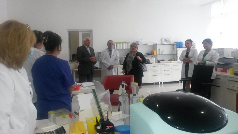 Geninin daşıyıcılarını aşkar edib, xəstəliklərin qarşısının alınmasına dair Qanun Layihəsinin hazırlanması üçün Millət vəkili Hadı Rəcəbli Gülnarə Hüseynova ilə Talassemiya Mərkəzində görüş